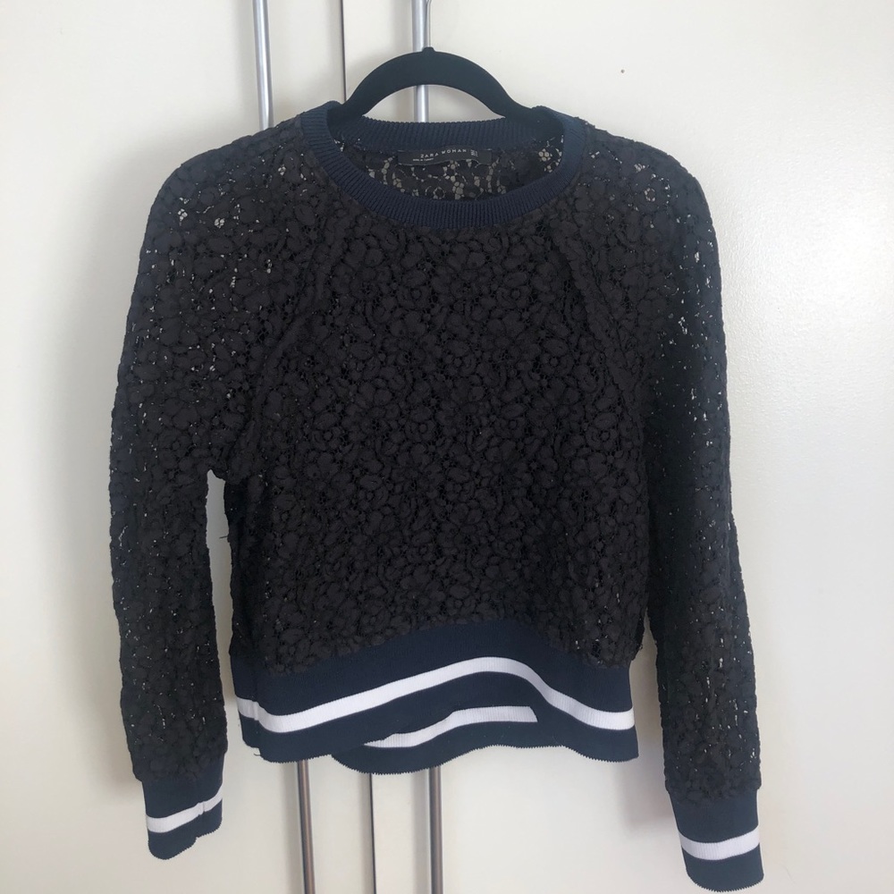 Lace Zara sweater top with stripped finish